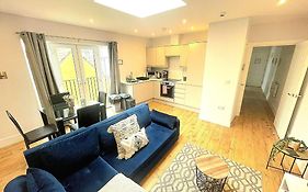 Brand New Apartment By The Marina - Sleeps 4